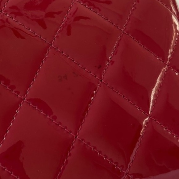 Authentic Chanel zippy wallet - Picture 7 of 13